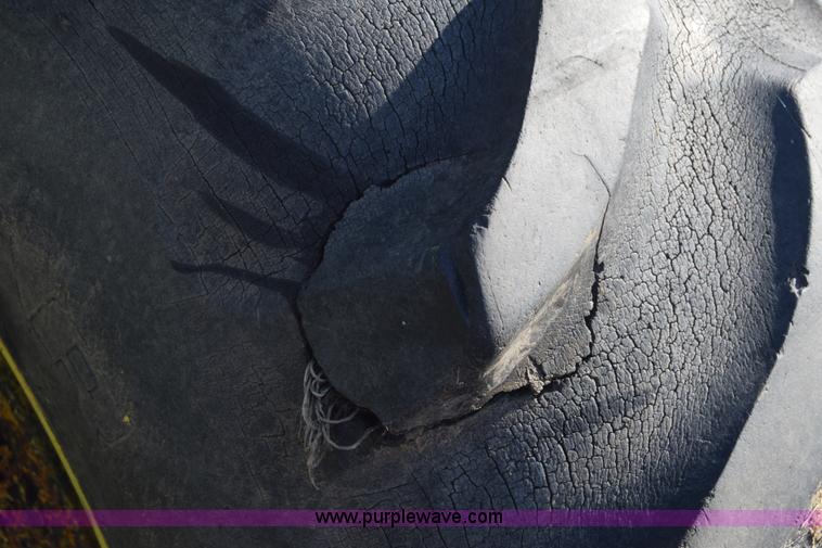 image for item J7126 John Deere 4010 tractor