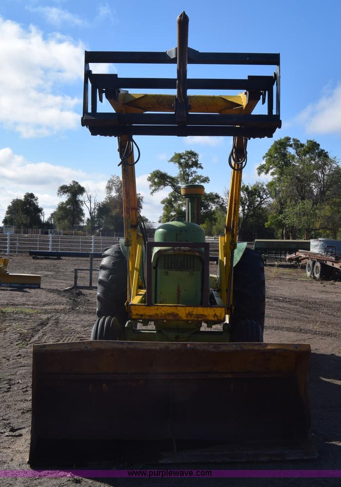 image for item J7129 John Deere 4010 tractor