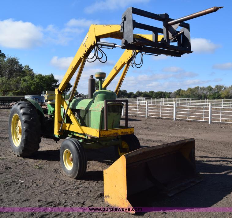 image for item J7129 John Deere 4010 tractor