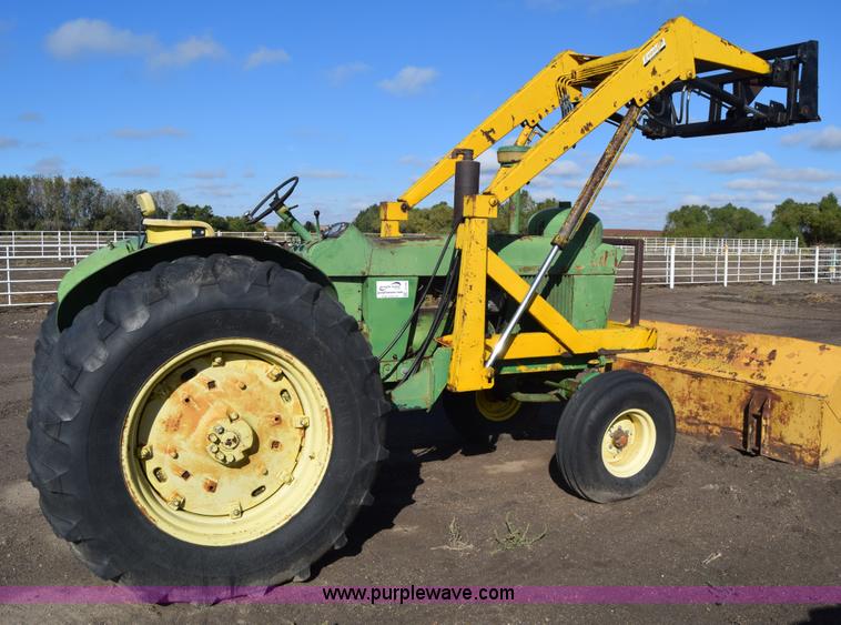 image for item J7129 John Deere 4010 tractor