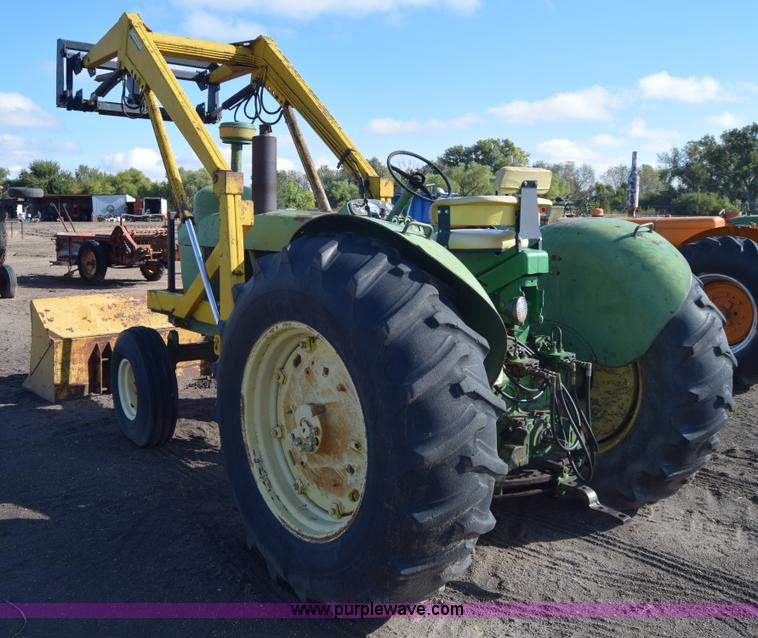 image for item J7129 John Deere 4010 tractor