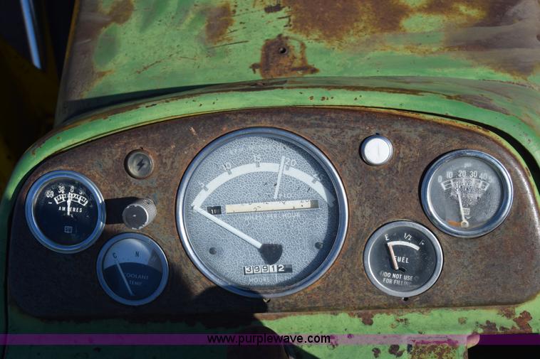 image for item J7129 John Deere 4010 tractor