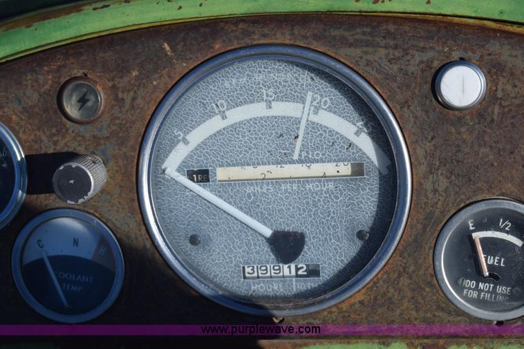 image for item J7129 John Deere 4010 tractor