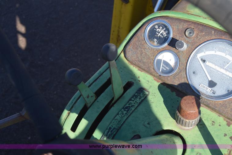 image for item J7129 John Deere 4010 tractor