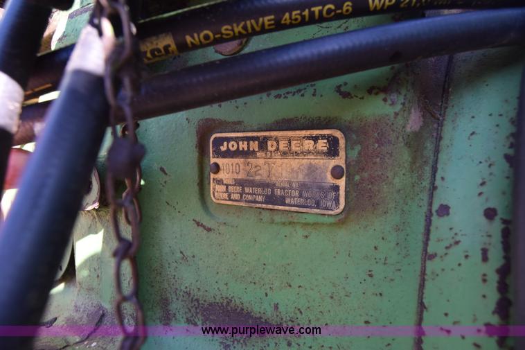 image for item J7129 John Deere 4010 tractor