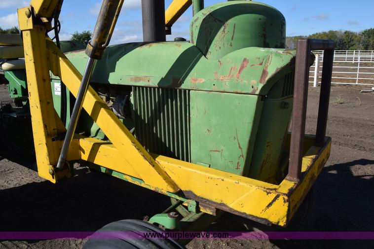 image for item J7129 John Deere 4010 tractor