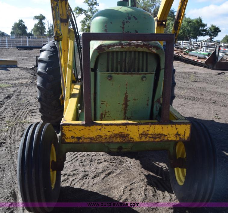 image for item J7129 John Deere 4010 tractor