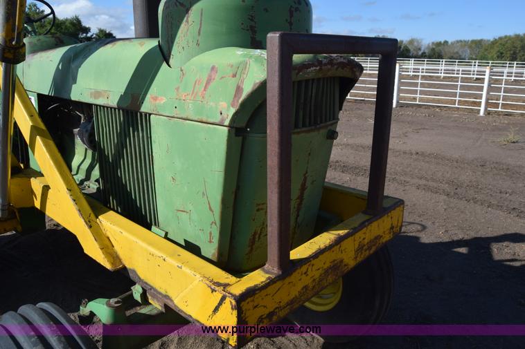 image for item J7129 John Deere 4010 tractor