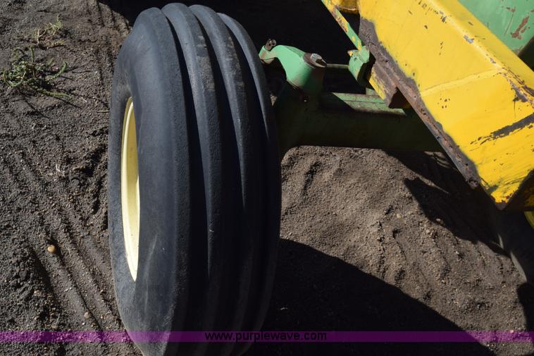 image for item J7129 John Deere 4010 tractor