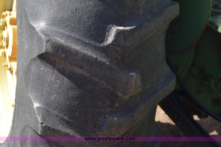 image for item J7129 John Deere 4010 tractor