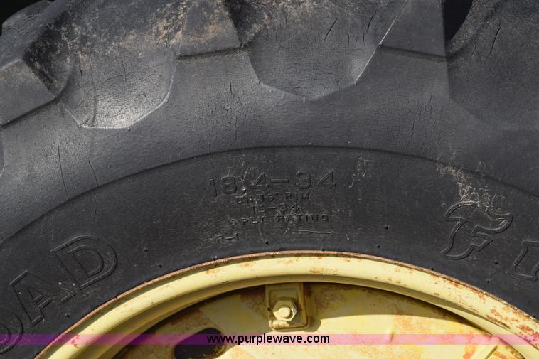 image for item J7129 John Deere 4010 tractor