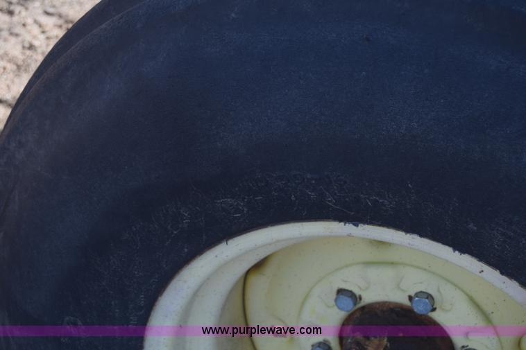 image for item J7129 John Deere 4010 tractor