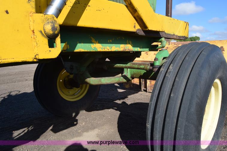 image for item J7129 John Deere 4010 tractor