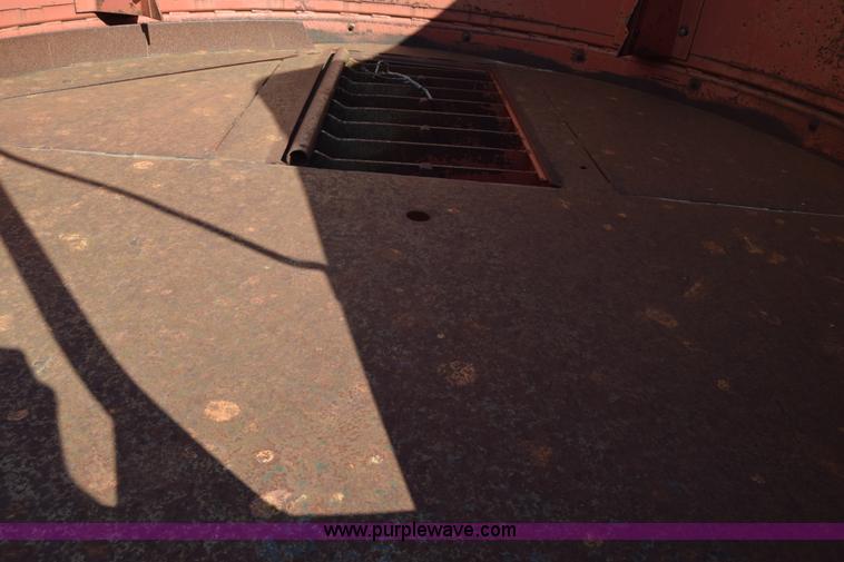 image for item J7136 Hesston BP20 tilt tub hay processor