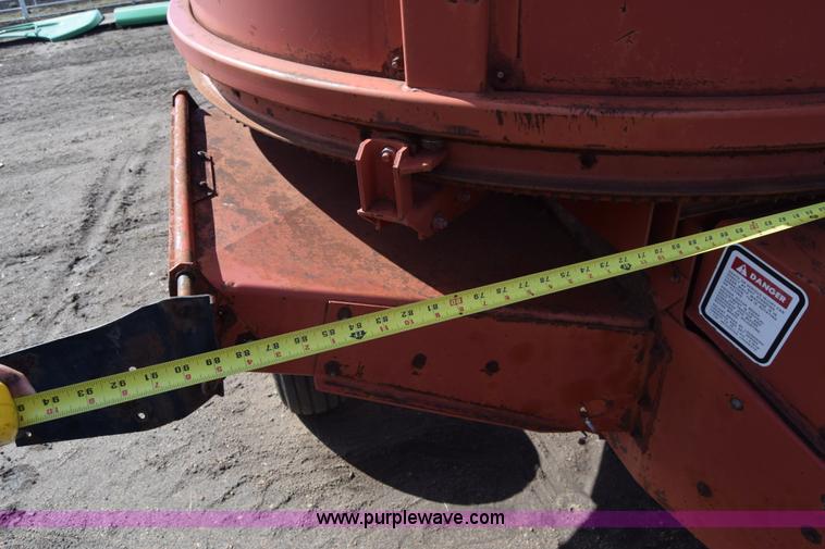 image for item J7136 Hesston BP20 tilt tub hay processor