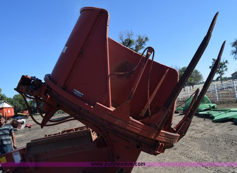 image for item J7136 Hesston BP20 tilt tub hay processor