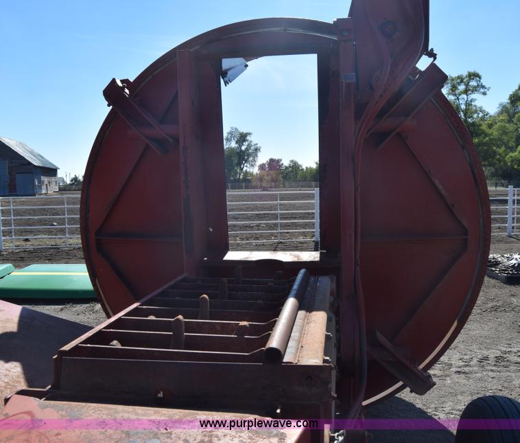 image for item J7136 Hesston BP20 tilt tub hay processor