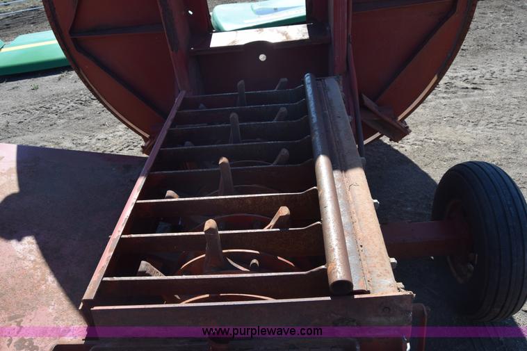 image for item J7136 Hesston BP20 tilt tub hay processor