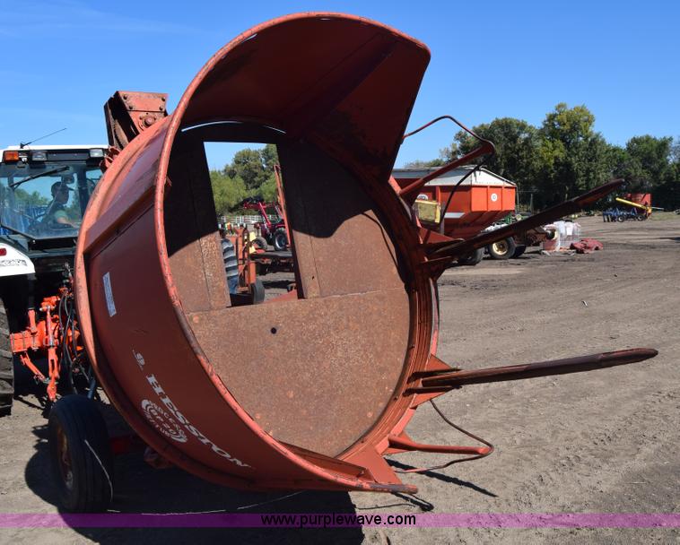 image for item J7136 Hesston BP20 tilt tub hay processor
