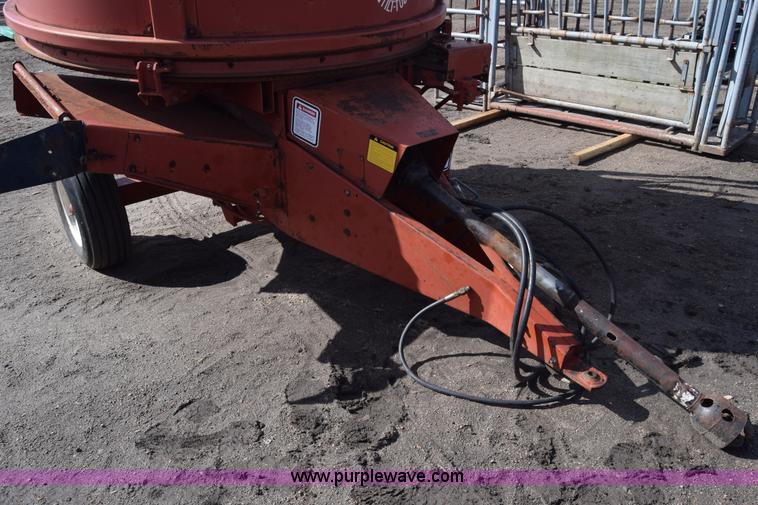 image for item J7136 Hesston BP20 tilt tub hay processor