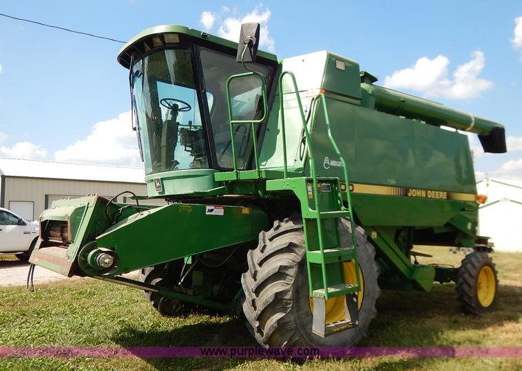 image for item K1704 1993 John Deere 9400 combine