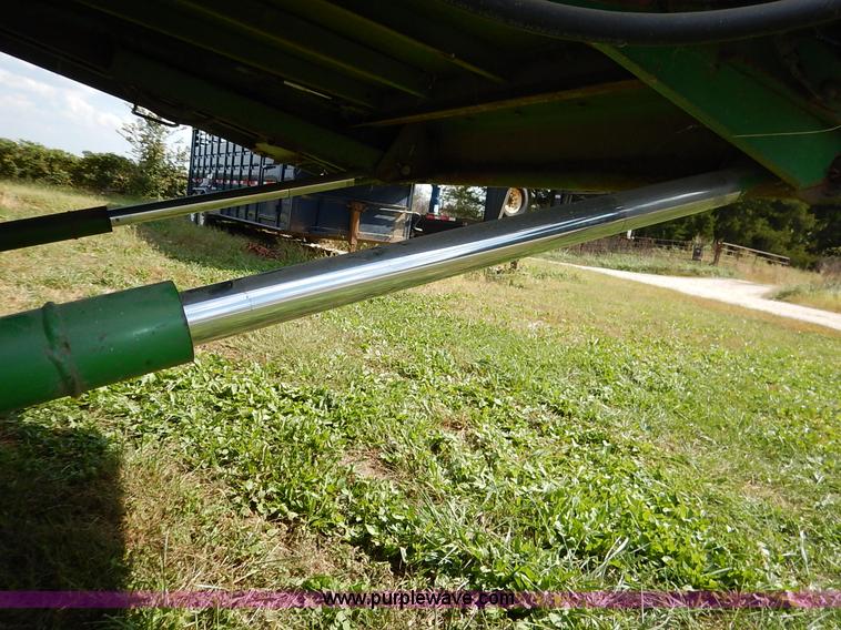 image for item K1704 1993 John Deere 9400 combine