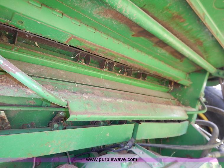 image for item K1704 1993 John Deere 9400 combine