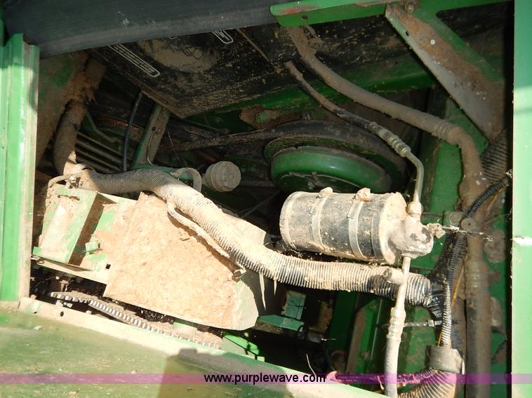 image for item K1704 1993 John Deere 9400 combine