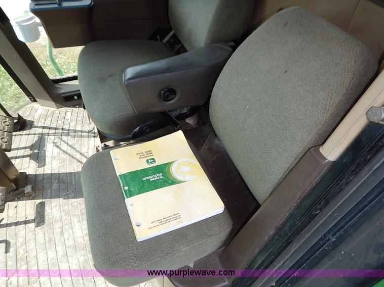 image for item K1704 1993 John Deere 9400 combine