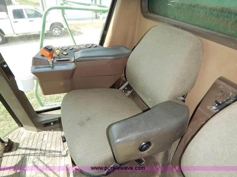 image for item K1704 1993 John Deere 9400 combine