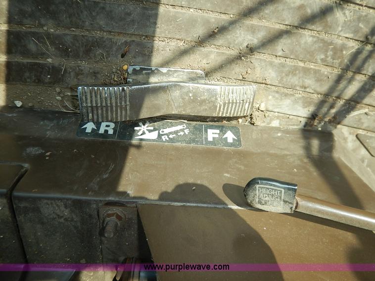 image for item K1704 1993 John Deere 9400 combine