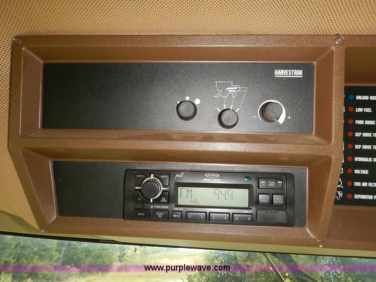 image for item K1704 1993 John Deere 9400 combine