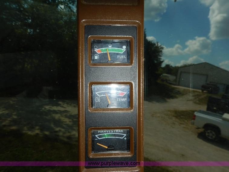 image for item K1704 1993 John Deere 9400 combine