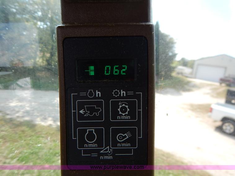 image for item K1704 1993 John Deere 9400 combine