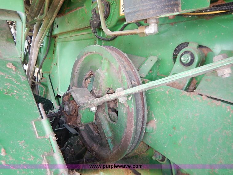 image for item K1704 1993 John Deere 9400 combine