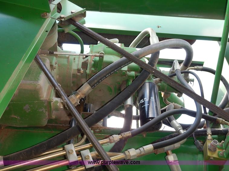 image for item K1704 1993 John Deere 9400 combine