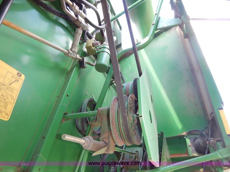 image for item K1704 1993 John Deere 9400 combine