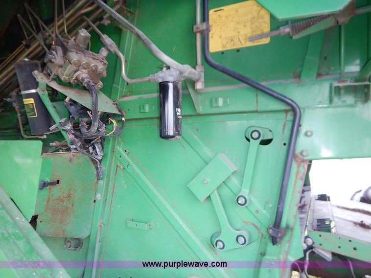 image for item K1704 1993 John Deere 9400 combine