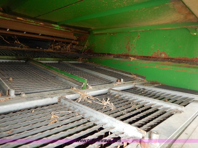 image for item K1704 1993 John Deere 9400 combine