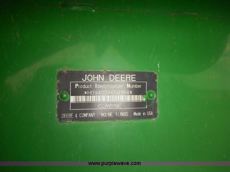image for item K1704 1993 John Deere 9400 combine