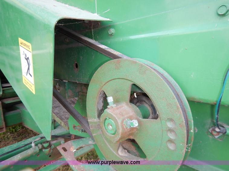 image for item K1704 1993 John Deere 9400 combine