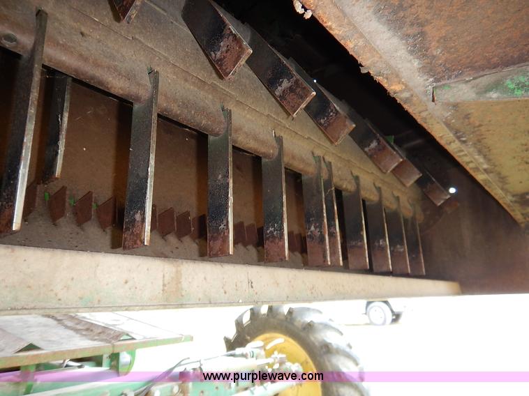 image for item K1704 1993 John Deere 9400 combine