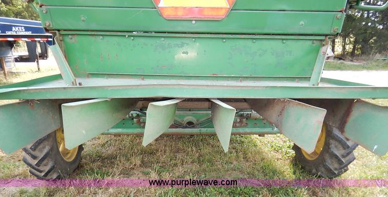 image for item K1704 1993 John Deere 9400 combine