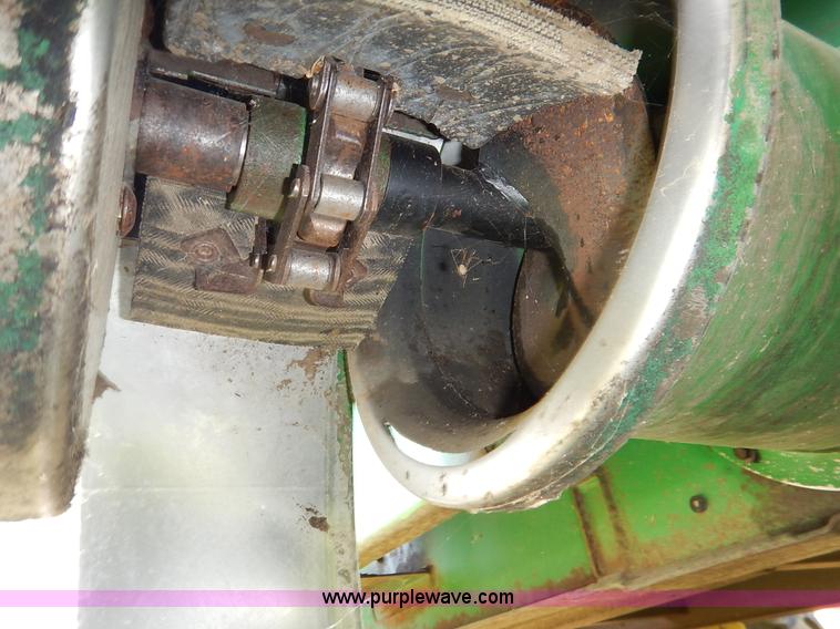 image for item K1704 1993 John Deere 9400 combine