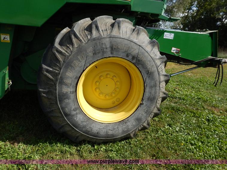 image for item K1704 1993 John Deere 9400 combine