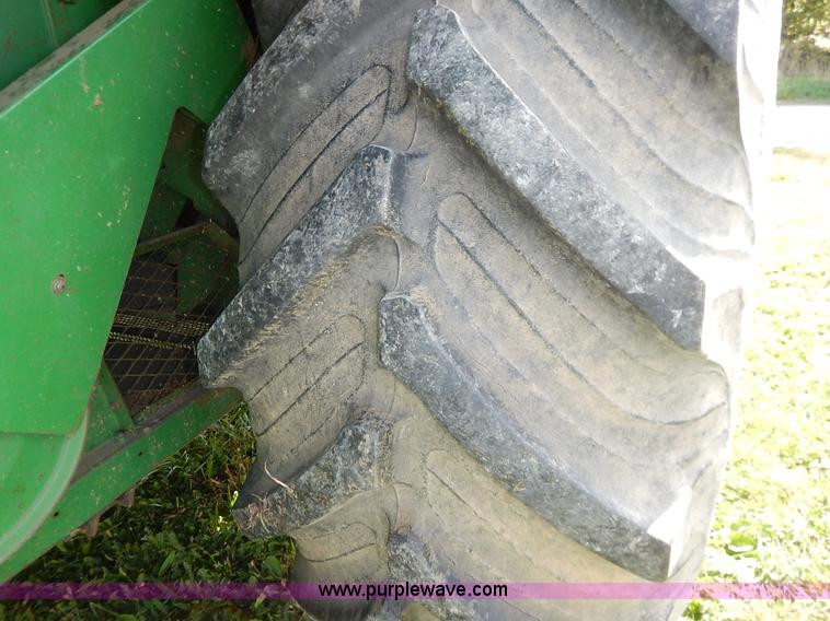 image for item K1704 1993 John Deere 9400 combine