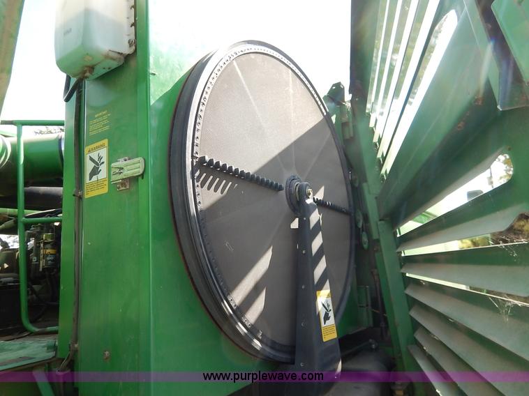 image for item K1704 1993 John Deere 9400 combine