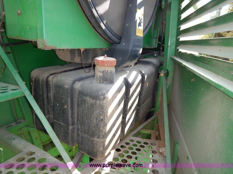 image for item K1704 1993 John Deere 9400 combine