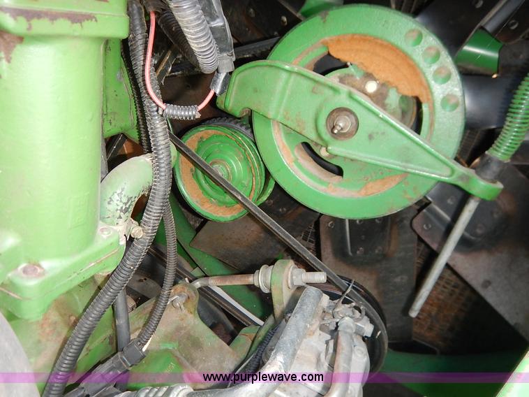 image for item K1704 1993 John Deere 9400 combine