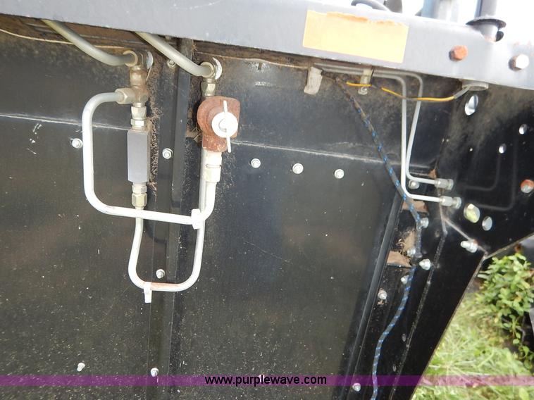 image for item K1719 2000 AGCO Gleaner 800-25F flex head